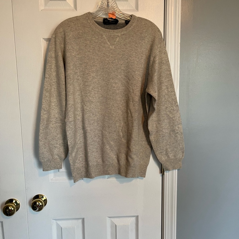 Cashmere Crew Neck Sweater with Soft Knit Texture